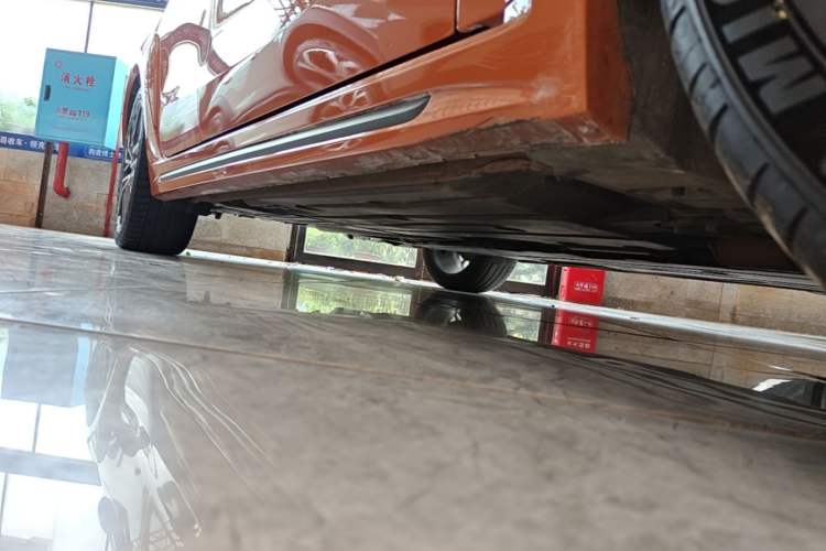 Used Lynk & Co 02 Hatchback 2021 2.0TD Halo Driving Control Kit Edition Right Side Sill