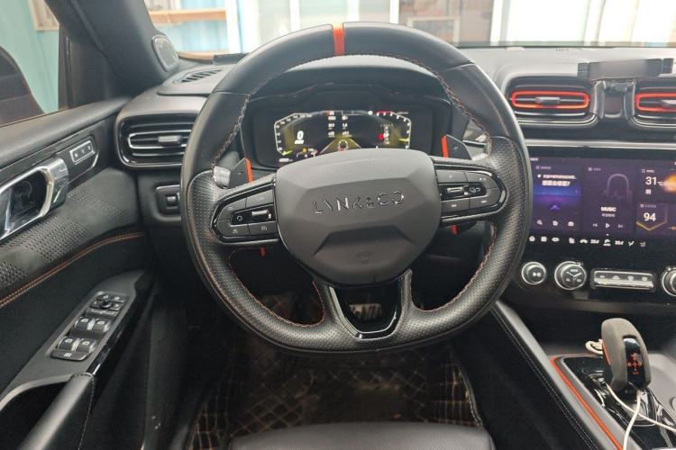 Used Lynk & Co 02 Hatchback 2021 2.0TD Halo Driving Control Kit Edition Steering Wheel