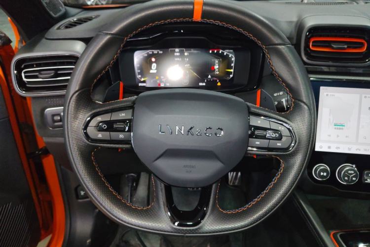 Used Lynk & Co 02 Hatchback 2021 2.0TD Halo Driving Control Kit Edition Steering Wheel