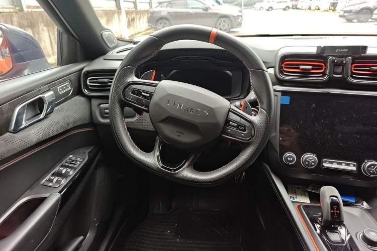 Used Lynk & Co 02 Hatchback 2021 2.0TD Halo Steering Wheel