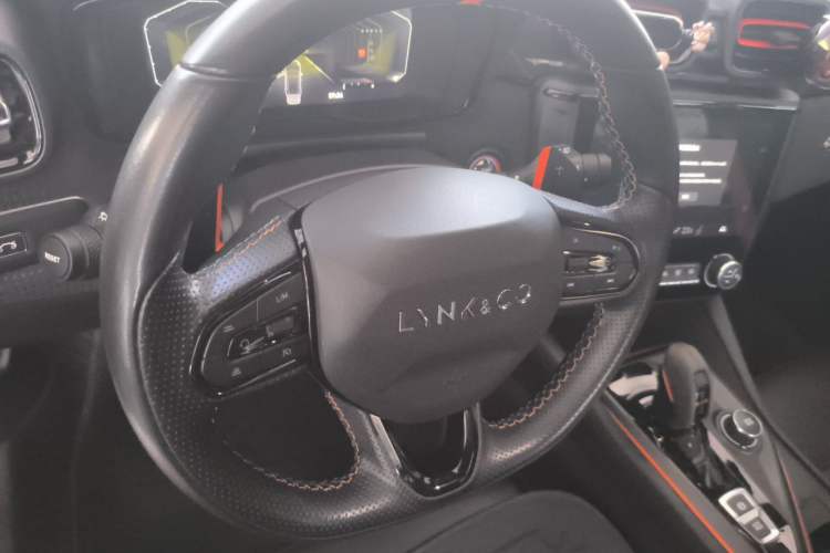 Used Lynk & Co 02 Hatchback 2021 2.0TD Halo Steering Wheel