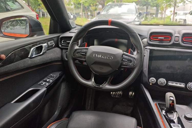 Used Lynk & Co 02 Hatchback 2021 2.0TD Halo Steering Wheel