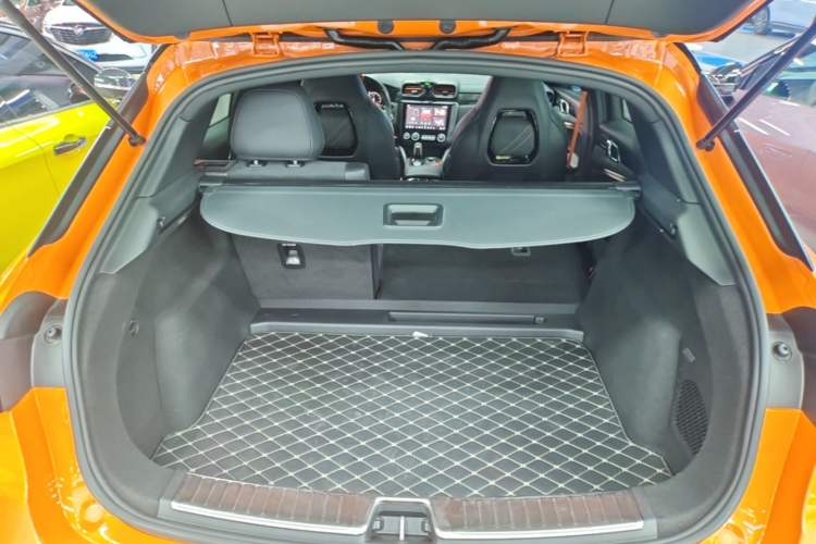 Used Lynk & Co 02 Hatchback 2021 2.0TD Halo Trunk
