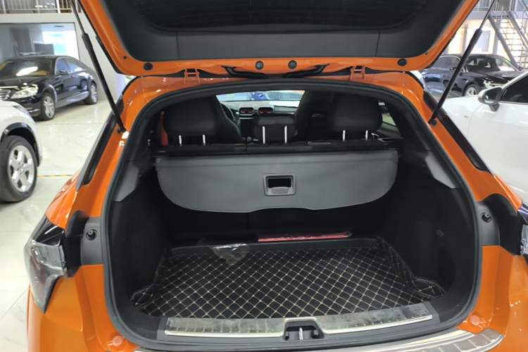 Used Lynk & Co 02 Hatchback 2021 2.0TD Halo Trunk