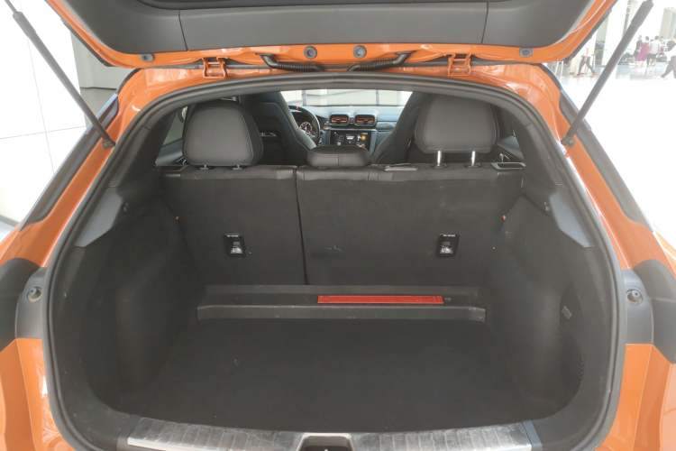 Used Lynk & Co 02 Hatchback 2021 2.0TD Halo Trunk