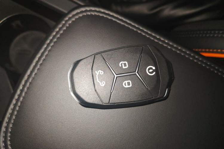 Used Lynk & Co 02 Hatchback 2021 2.0TD Halo Driving Control Kit Edition Vehicle Key