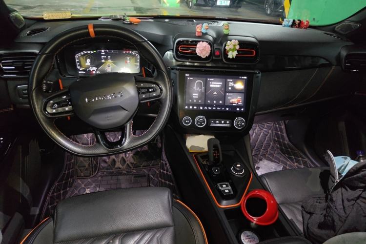 Used Lynk & Co 02 Hatchback 2021 2.0TD Halo Driving Control Kit Edition Center Console