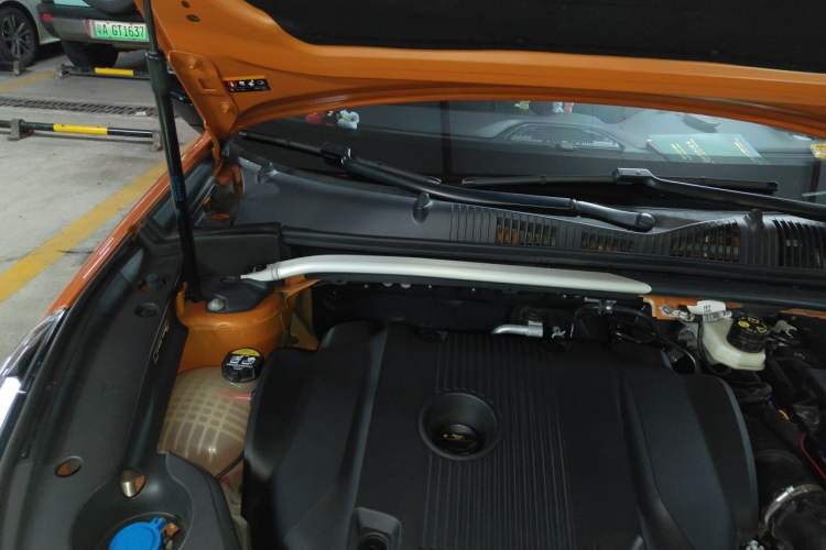 Used Lynk & Co 02 Hatchback 2021 2.0TD Halo Driving Control Kit Edition Engine Bay Right