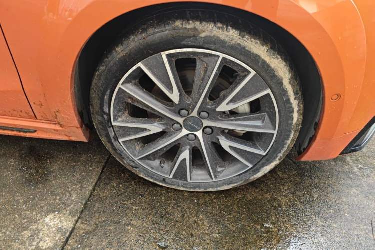 Used Lynk & Co 02 Hatchback 2021 2.0TD Halo Right Front Wheel Hub