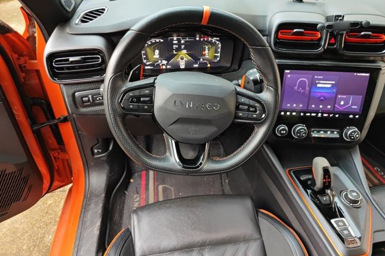Used Lynk & Co 02 Hatchback 2021 2.0TD Halo Steering Wheel