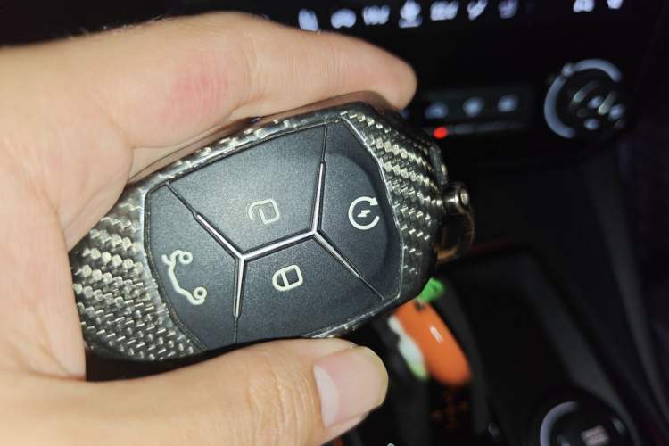 Used Lynk & Co 02 Hatchback 2021 2.0TD Halo Driving Control Kit Edition Vehicle Key
