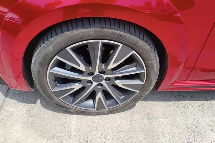 Used Lynk & Co 02 Hatchback 2021 2.0TD Halo Left Front Wheel Hub