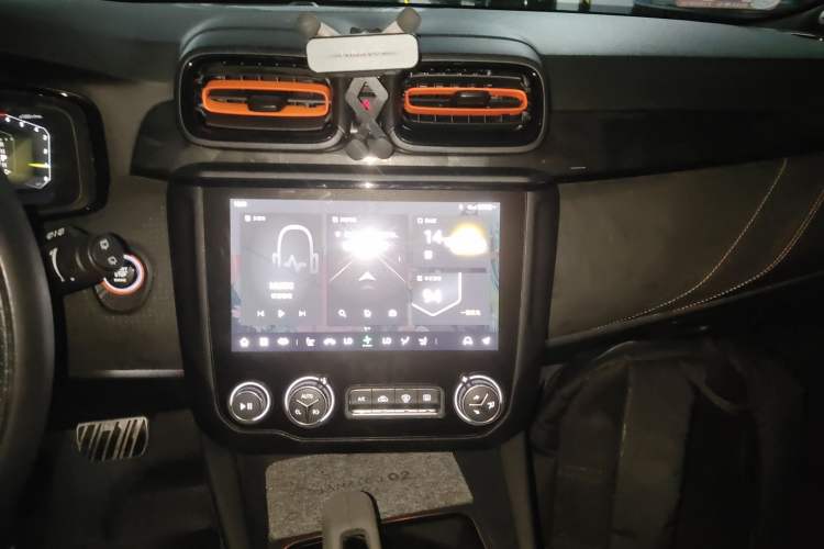 Used Lynk & Co 02 Hatchback 2021 2.0TD Halo Audio And AC Panel