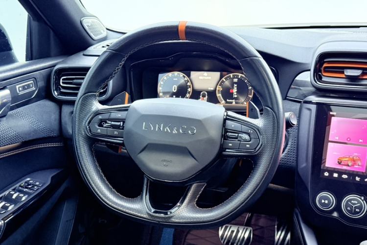 Used Lynk & Co 02 Hatchback 2021 2.0TD Halo Steering Wheel