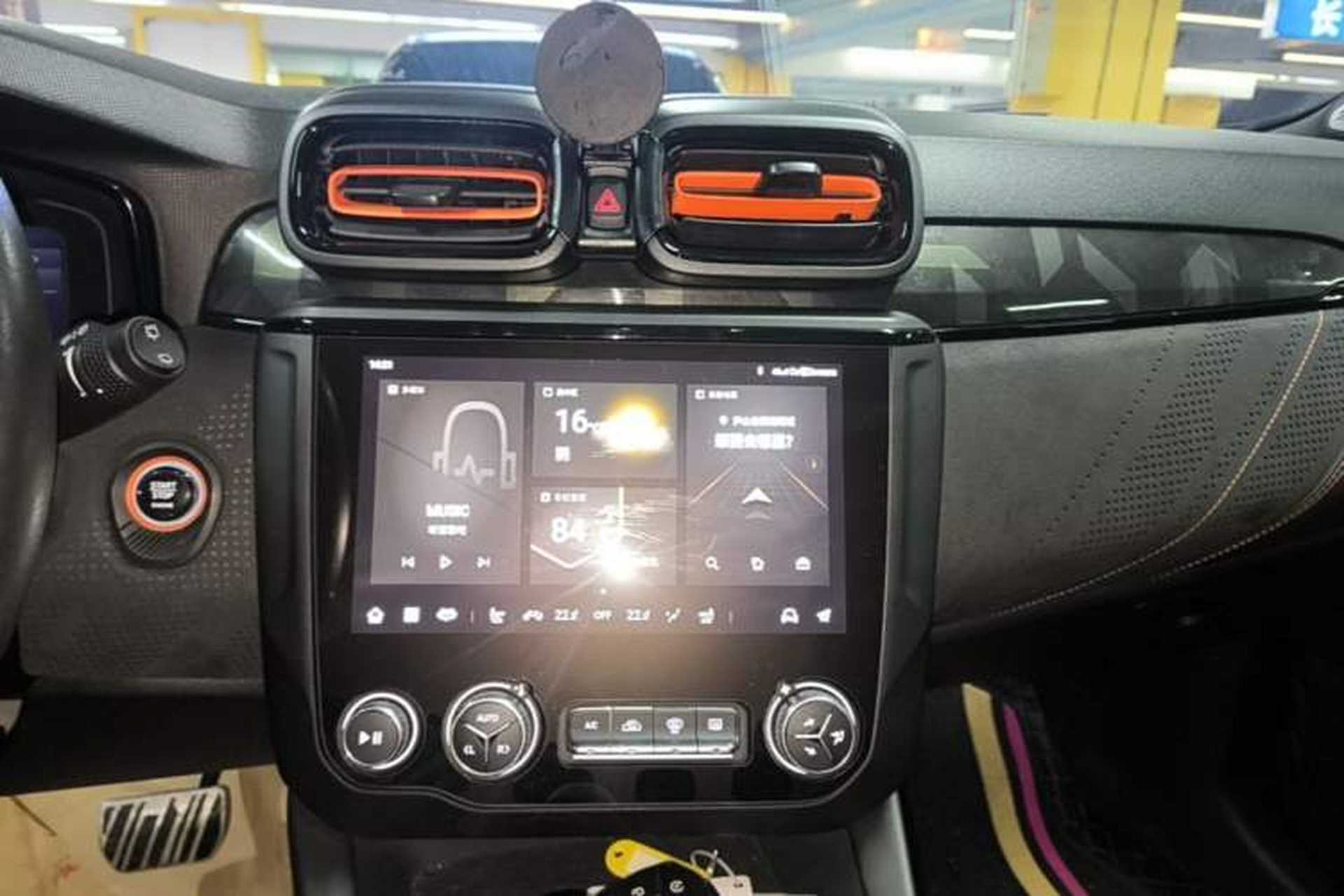 Used Lynk & Co 02 Hatchback 2021 2.0TD Halo Driving Control Kit Edition Audio And AC Panel