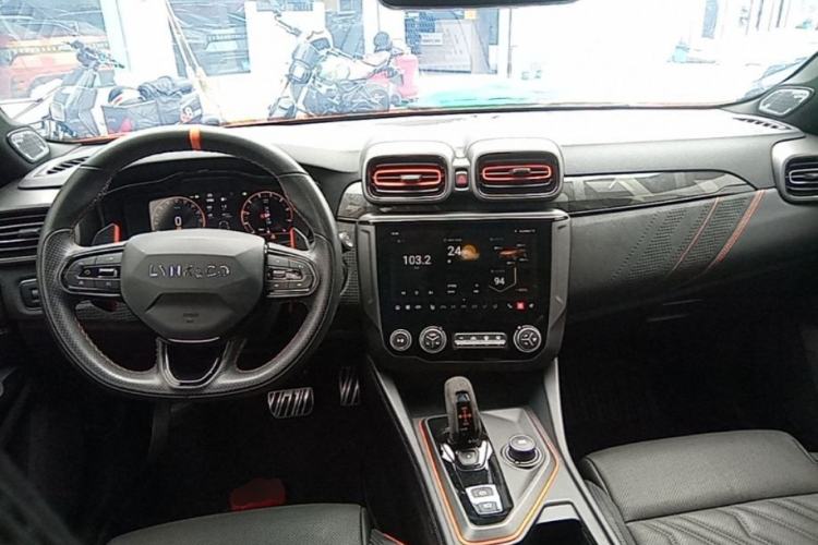 Used Lynk & Co 02 Hatchback 2021 2.0TD Halo Center Console