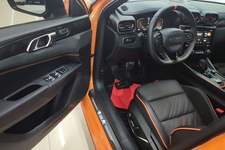 Used Lynk & Co 02 Hatchback 2021 2.0TD Halo Driving Control Kit Edition Driver Seat
