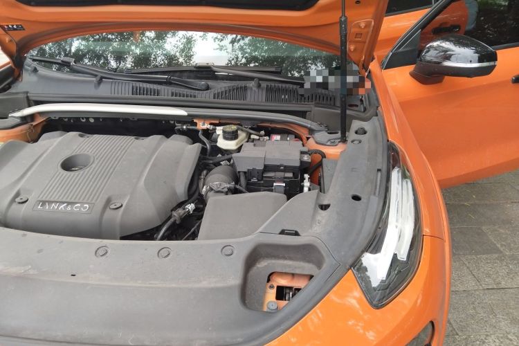 Used Lynk & Co 02 Hatchback 2021 2.0TD Halo Driving Control Kit Edition Engine Bay Left
