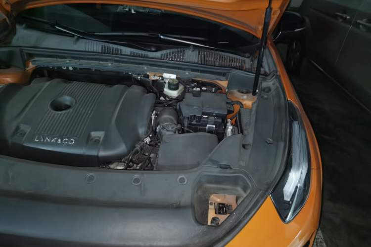 Used Lynk & Co 02 Hatchback 2021 2.0TD Halo Engine Bay Left