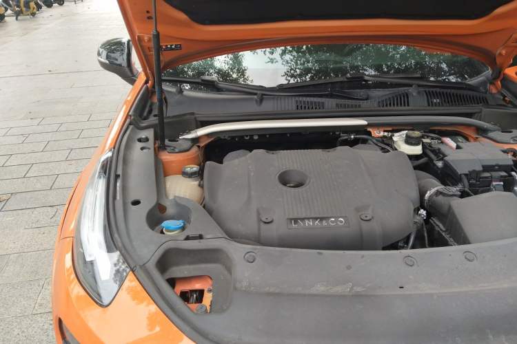 Used Lynk & Co 02 Hatchback 2021 2.0TD Halo Driving Control Kit Edition Engine Bay Right