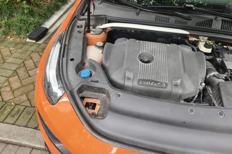 Used Lynk & Co 02 Hatchback 2021 2.0TD Halo Driving Control Kit Edition Engine Bay Right