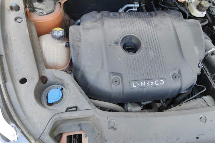 Used Lynk & Co 02 Hatchback 2021 2.0TD Halo Driving Control Kit Edition Engine Bay Right