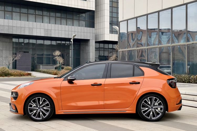 Used Lynk & Co 02 Hatchback 2021 2.0TD Halo Exterior 2