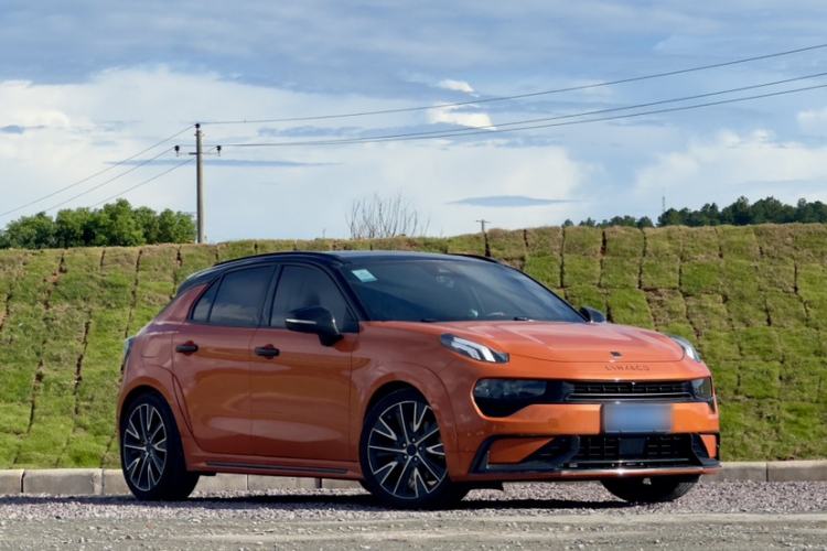 Used Lynk & Co 02 Hatchback 2021 2.0TD Halo Exterior 3