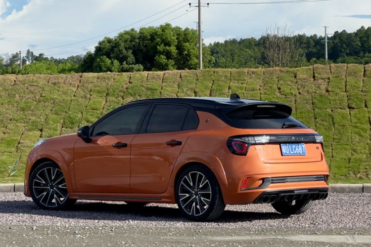 Used Lynk & Co 02 Hatchback 2021 2.0TD Halo Exterior 4