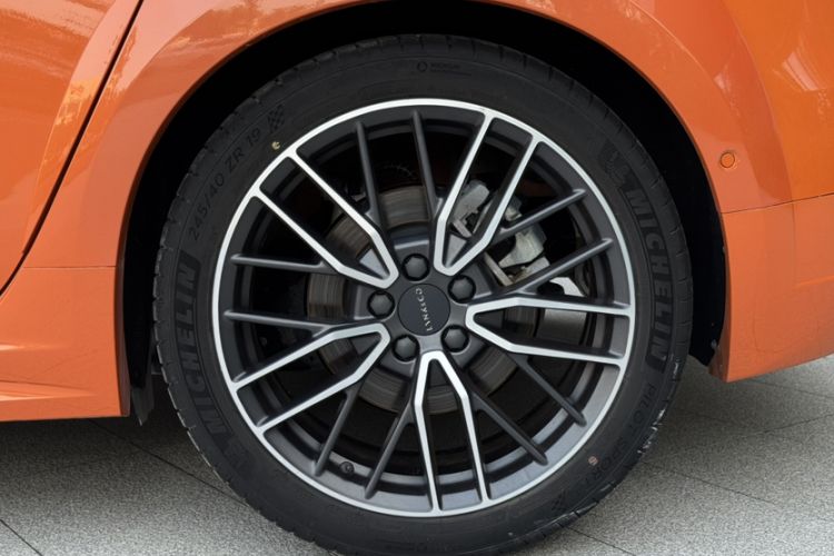 Used Lynk & Co 02 Hatchback 2021 2.0TD Halo Driving Control Kit Edition Exterior 5