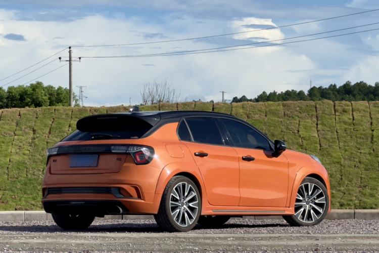 Used Lynk & Co 02 Hatchback 2021 2.0TD Halo Exterior 5