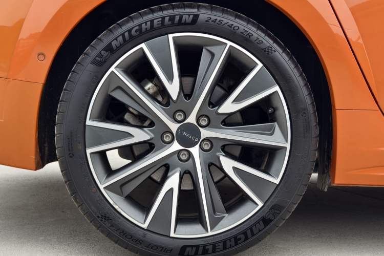Used Lynk & Co 02 Hatchback 2021 2.0TD Halo Exterior 7
