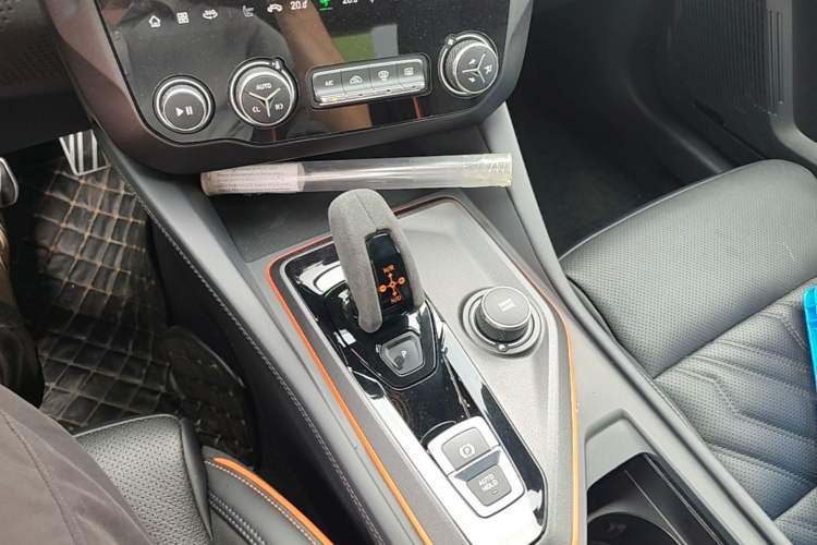 Used Lynk & Co 02 Hatchback 2021 2.0TD Halo Gear Lever