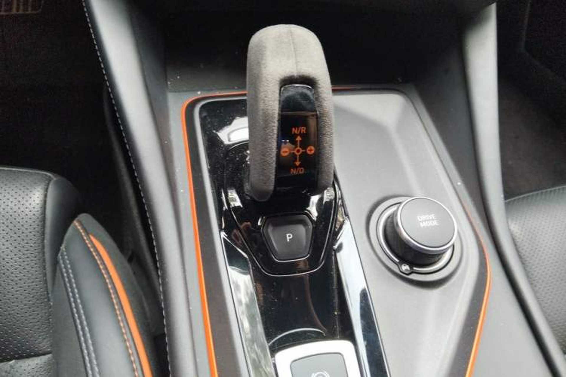 Used Lynk & Co 02 Hatchback 2021 2.0TD Halo Driving Control Kit Edition Gear Lever