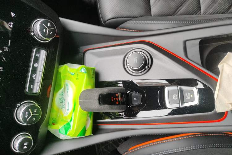 Used Lynk & Co 02 Hatchback 2021 2.0TD Halo Gear Lever