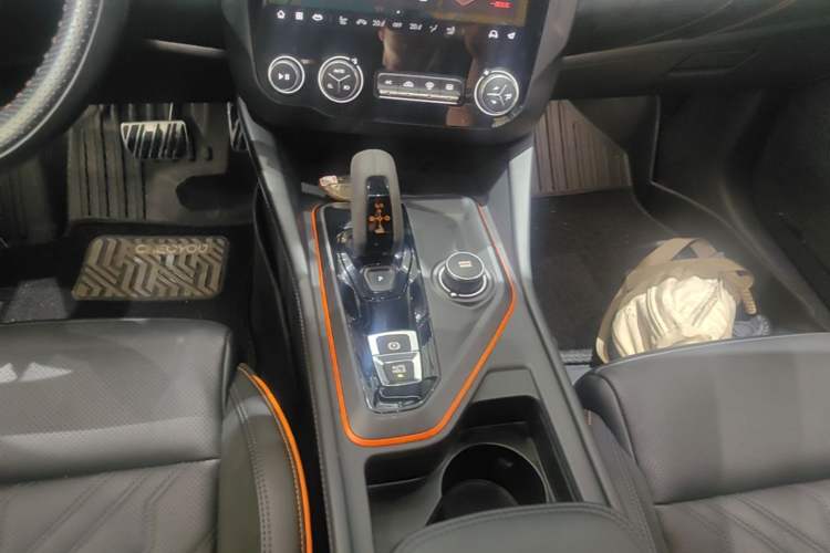 Used Lynk & Co 02 Hatchback 2021 2.0TD Halo Gear Lever