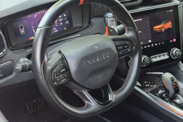 Used Lynk & Co 02 Hatchback 2021 2.0TD Halo Interior 5