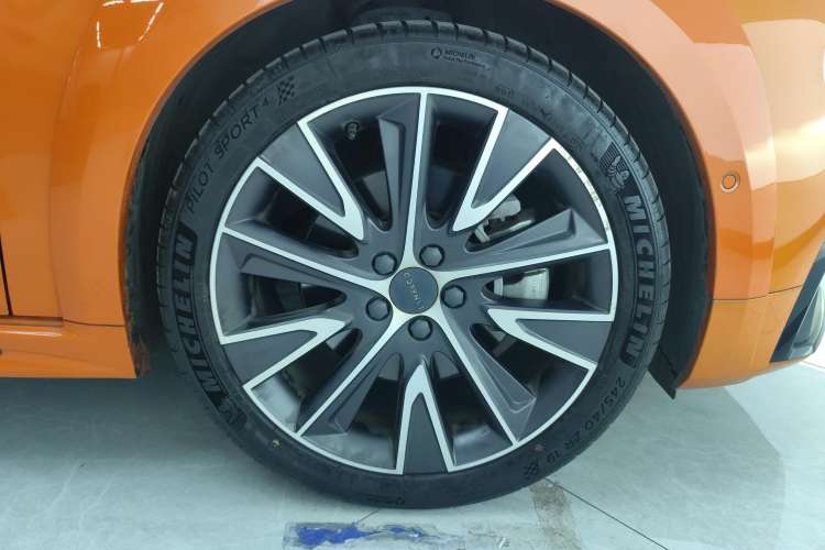 Used Lynk & Co 02 Hatchback 2021 2.0TD Halo Left Front Wheel Hub
