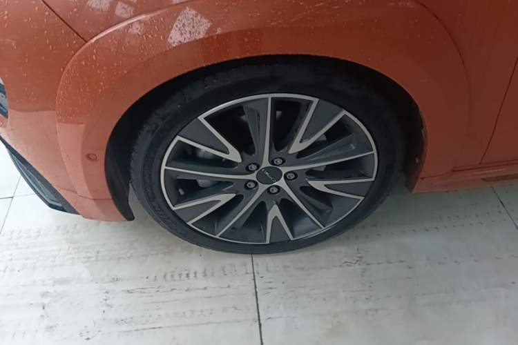 Used Lynk & Co 02 Hatchback 2021 2.0TD Halo Left Front Wheel Hub