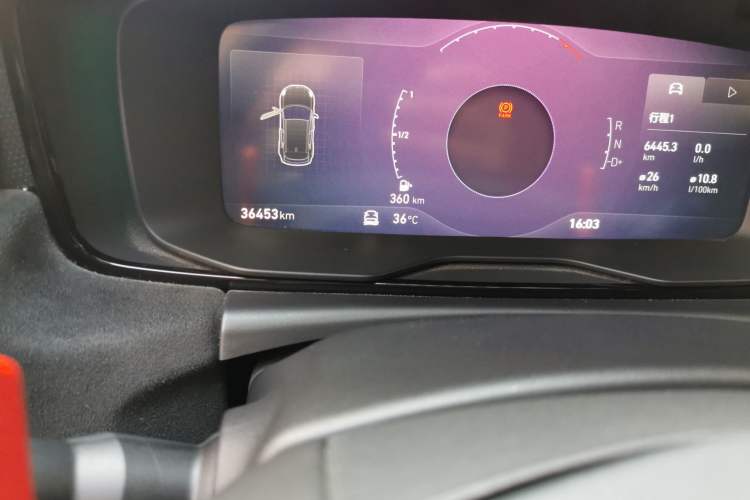 Used Lynk & Co 02 Hatchback 2021 2.0TD Halo Odometer Close Up