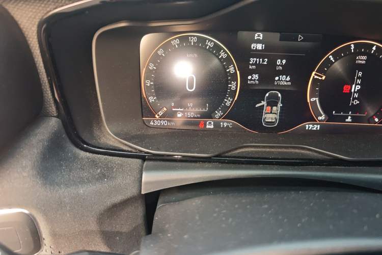 Used Lynk & Co 02 Hatchback 2021 2.0TD Halo Odometer Close Up