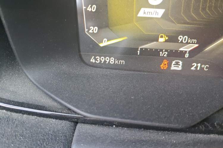 Used Lynk & Co 02 Hatchback 2021 2.0TD Halo Odometer Close Up