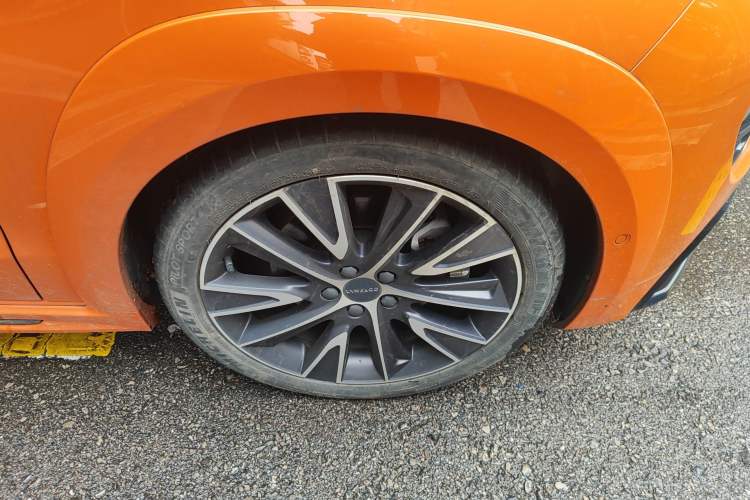 Used Lynk & Co 02 Hatchback 2021 2.0TD Halo Right Front Wheel Hub