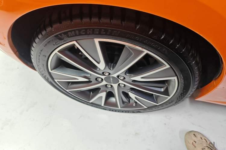 Used Lynk & Co 02 Hatchback 2021 2.0TD Halo Right Rear Wheel Hub