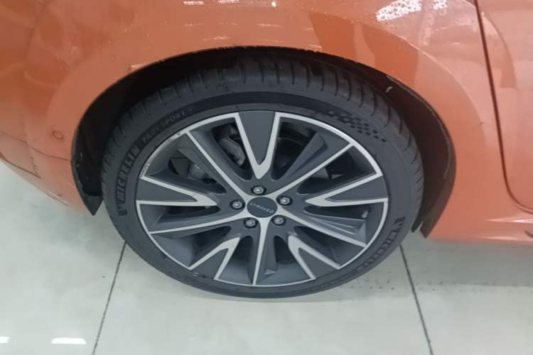 Used Lynk & Co 02 Hatchback 2021 2.0TD Halo Right Rear Wheel Hub