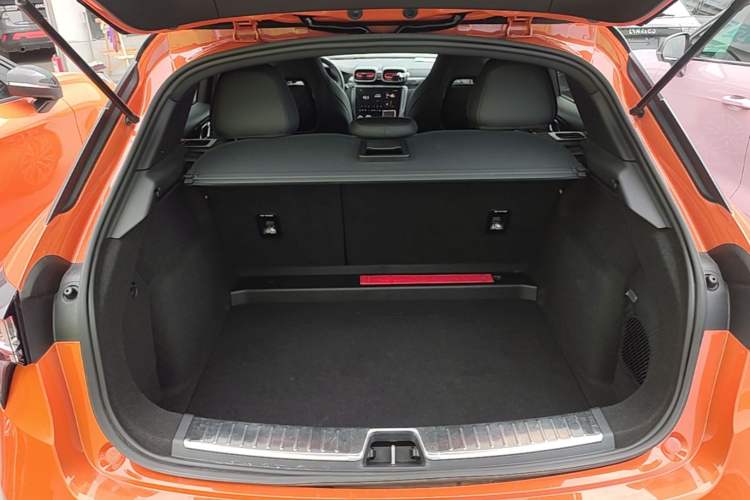 Used Lynk & Co 02 Hatchback 2021 2.0TD Halo Trunk