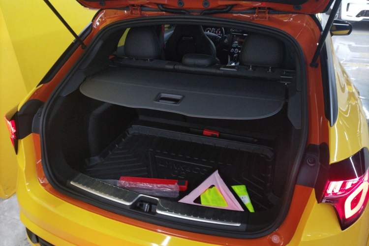 Used Lynk & Co 02 Hatchback 2021 2.0TD Halo Trunk