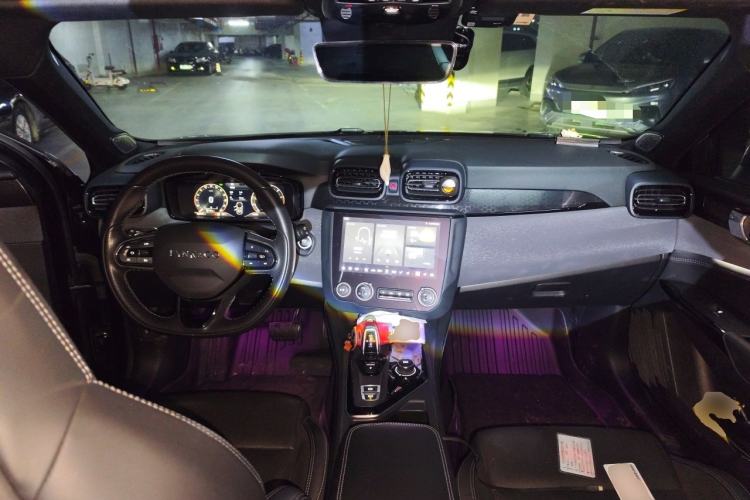 Used Lynk & Co 02 Hatchback 2022 2.0TD Pro Center Console
