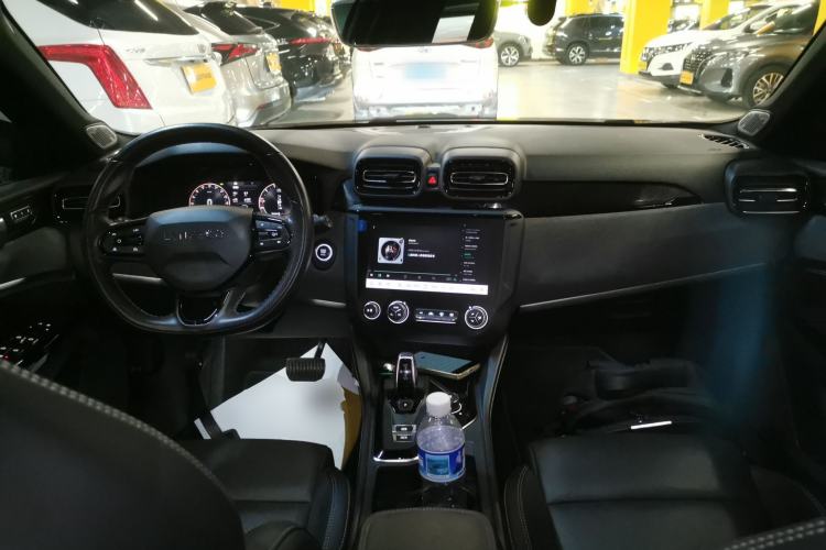 Used Lynk & Co 02 Hatchback 2022 2.0TD Pro Center Console
