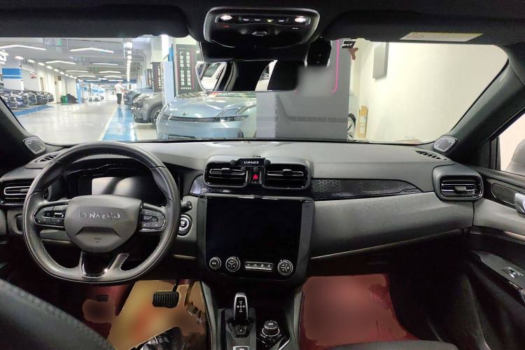 Used Lynk & Co 02 Hatchback 2022 2.0TD Pro Center Console